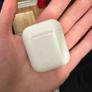 Genuine Apple AirPods 1st and 2nd Gen Replacement Charging Case - A1602